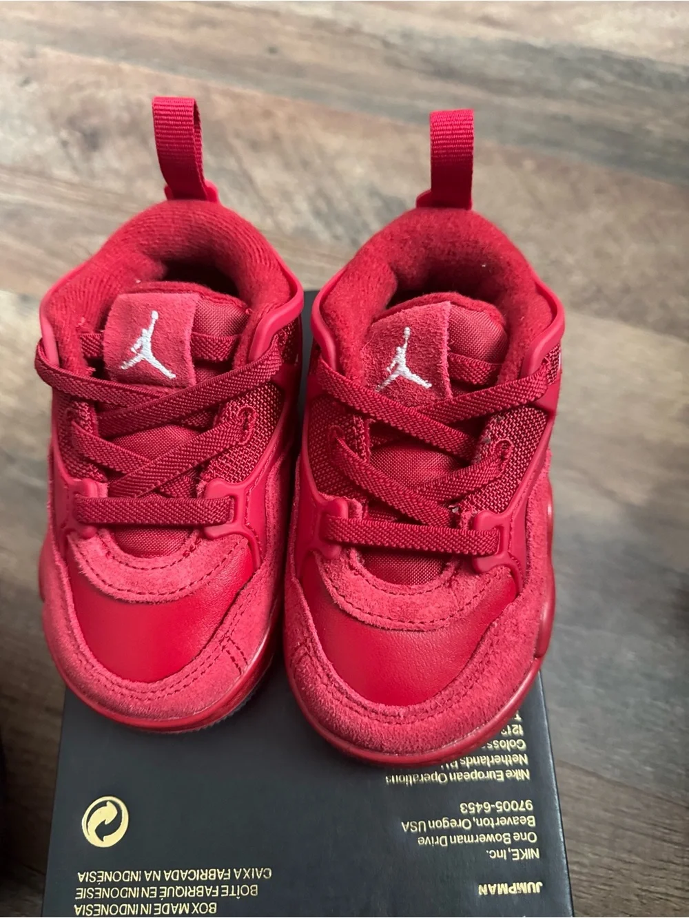 Jordan Kids Red Low-Top Jumpman Sneakers